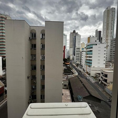Apartamento Central Proximo Da Praia E Atlantico Shopping Balneario Camboriu Luaran gambar